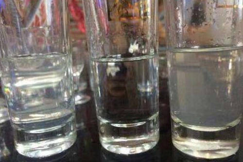 喝白酒红脸不易醉是不是_喝白酒红脸不易醉是不是酒驾