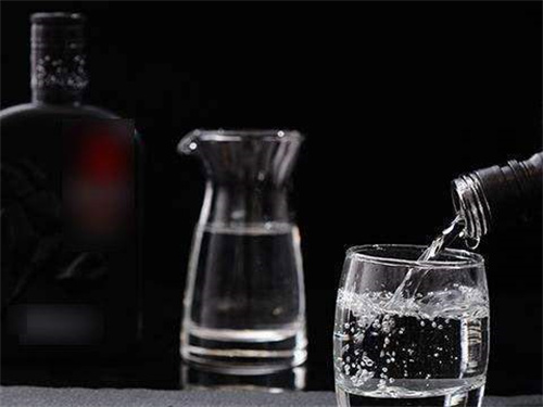 莲泉酒业,泉连心酒业是哪里的