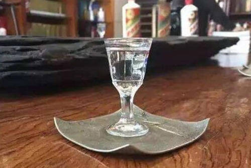 茅台白金酱酒的上将怎么卖啊_茅台白金国酱酒价格表