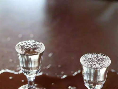 西风六年陈酿酒52度价格-2012西风6年45度酒价格
