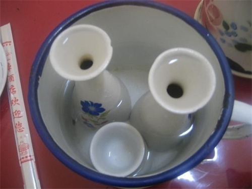 蓝色瓶茅台酒瓶价格表_蓝色瓶子30年茅台多少钱