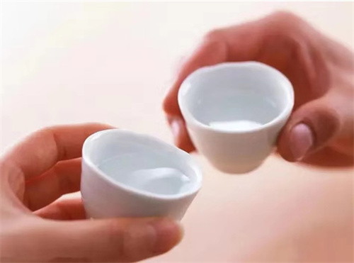 2000年的茅台酒价格表查询方法