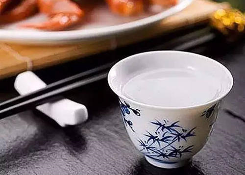 一斤白酒是什么概念（白酒的重量和容量概念介绍）