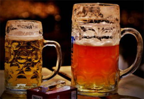 德国黑啤酒12罐一箱多少钱「德国黑啤酒12罐一箱多少钱一瓶」