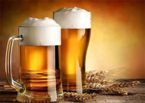 酒桌上的艺术_啤酒也可以说是精美的餐桌艺术品