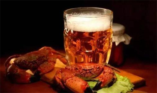 探寻德国阔佬小麦啤酒1887的价格（历史悠久的经典口感值得一试）