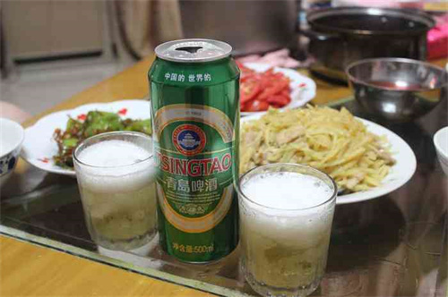 如何查找百威啤酒的批号（轻松掌握快速查询方法）