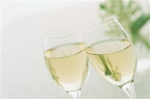 干红葡萄酒发酸的原因分析_干红葡萄酒发酸的原因