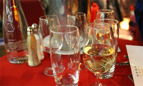 龙眼泡酒什么时候可以喝_新鲜龙眼泡酒多久打开最好