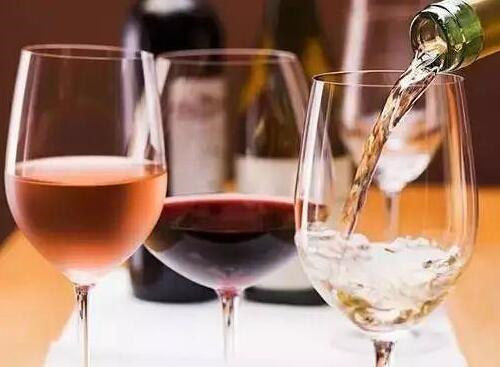 皇家礼炮是什么酒多少钱一瓶「皇家大礼炮酒瓶多少钱」